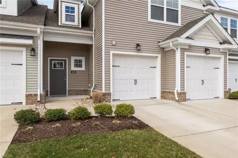 4620 Longleaf Pl #19, Chesapeake, VA 23321
