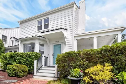 203 62nd St #B, Virginia Beach, VA 23451