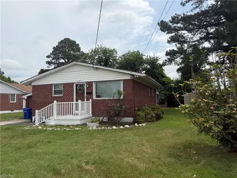 1407 Ekstine Dr, Portsmouth, VA 23701 photo 2