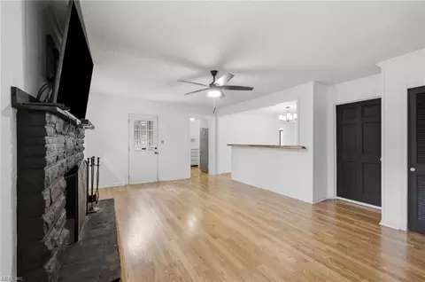 Living - 4113 Taylor Rd, Chesapeake, VA 23321 photo 1 of 7