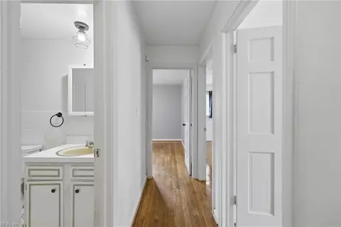 Entry Way - 4113 Taylor Rd, Chesapeake, VA 23321 photo 7 of 7