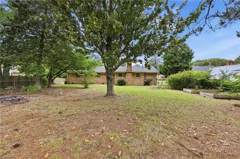Exterior - 4113 Taylor Rd, Chesapeake, VA 23321 photo 4 of 6