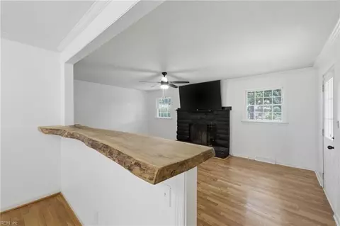 Living - 4113 Taylor Rd, Chesapeake, VA 23321 photo 7 of 7