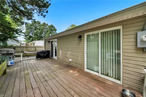 Exterior - 2204 Rawood Dr, Hampton, VA 23663 photo 2 of 9