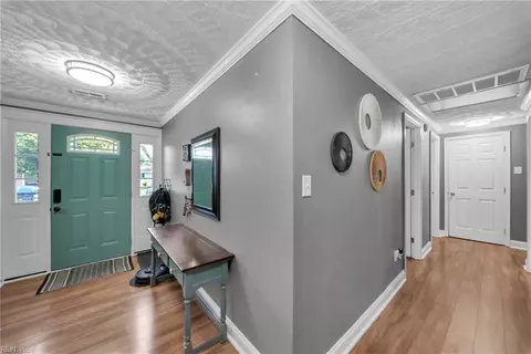 Entry Way - 2204 Rawood Dr, Hampton, VA 23663 photo 3 of 6