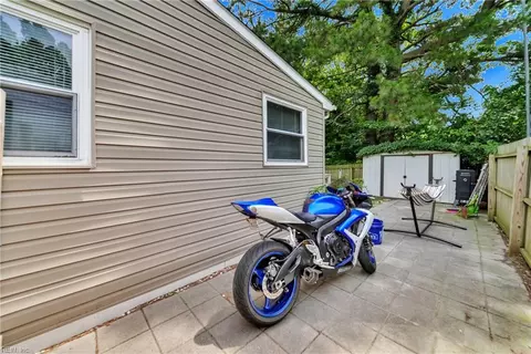 Exterior - 2204 Rawood Dr, Hampton, VA 23663 photo 9 of 9