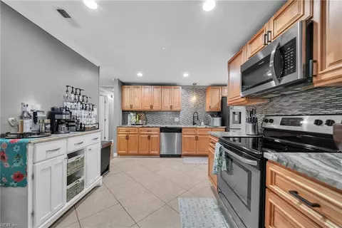 Kitchen - 2204 Rawood Dr, Hampton, VA 23663 photo 5 of 6