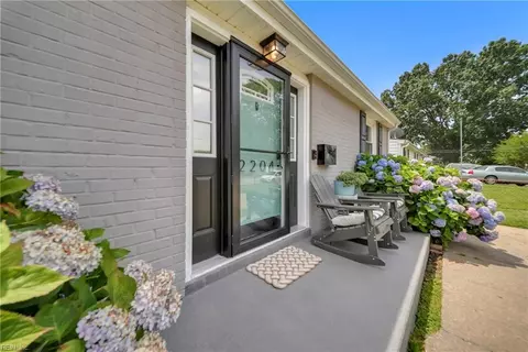 Exterior - 2204 Rawood Dr, Hampton, VA 23663 photo 8 of 9
