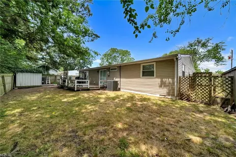 Exterior - 2204 Rawood Dr, Hampton, VA 23663 photo 5 of 9