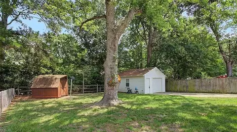 Exterior - 131 Madrid Dr, Hampton, VA 23669 photo 8 of 9