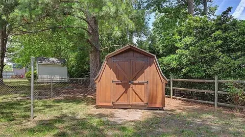 Exterior - 131 Madrid Dr, Hampton, VA 23669 photo 6 of 9