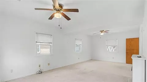 Living - 131 Madrid Dr, Hampton, VA 23669 photo 4 of 8
