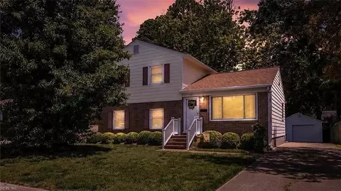 Exterior - 131 Madrid Dr, Hampton, VA 23669 photo 2 of 9