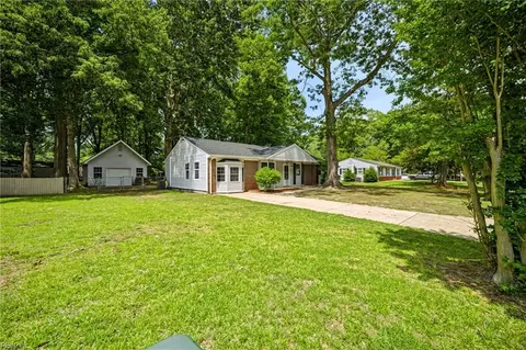 3904 Old Farm Rd, Portsmouth, VA 23703