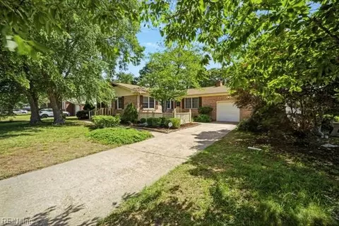 2917 Stratford Dr, Chesapeake, VA 23321