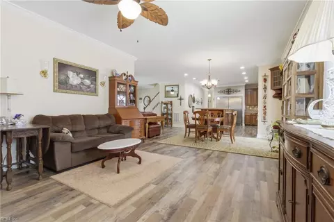 Entry Way - 237 Cedar Rd, Chesapeake, VA 23322 photo 1 of 6