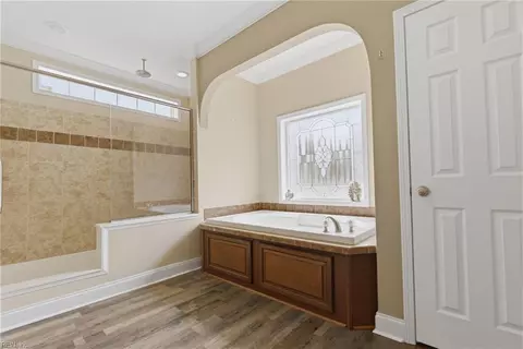 Entry Way - 237 Cedar Rd, Chesapeake, VA 23322 photo 3 of 6