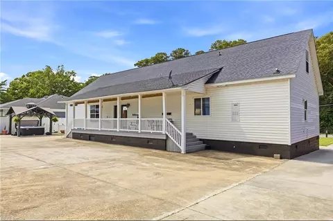 Exterior - 237 Cedar Rd, Chesapeake, VA 23322 photo 5 of 11