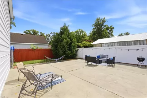 Exterior - 237 Cedar Rd, Chesapeake, VA 23322 photo 9 of 11
