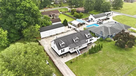 View/Area - 237 Cedar Rd, Chesapeake, VA 23322 photo 2 of 2