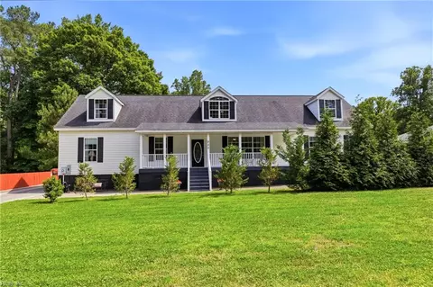 Exterior - 237 Cedar Rd, Chesapeake, VA 23322 photo 10 of 11
