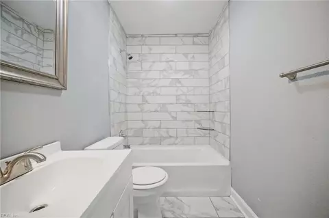 Bath - 620 Delaware Ave, Hampton, VA 23661 photo 1 of 4