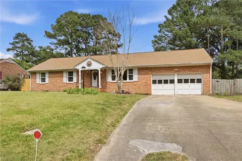210 Beechwood Dr, Suffolk, VA 23434