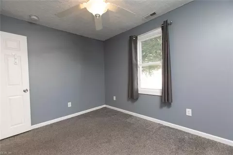 Bedroom - 609 Allen St, Hampton, VA 23669 photo 5 of 8