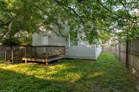 Exterior - 609 Allen St, Hampton, VA 23669 photo 5 of 8