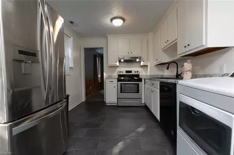 Kitchen - 609 Allen St, Hampton, VA 23669 photo 3 of 3
