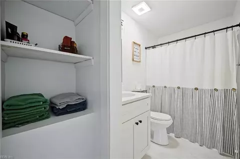 Bath - 121 Hidalgo Dr, Hampton, VA 23669 photo 2 of 4