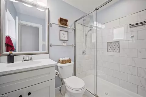 Bath - 121 Hidalgo Dr, Hampton, VA 23669 photo 4 of 4