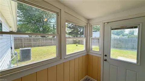 Exterior - 1607 Grimes Rd, Hampton, VA 23663 photo 6 of 9