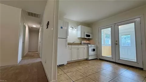 Entry Way - 1607 Grimes Rd, Hampton, VA 23663 photo 2 of 3