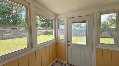 Exterior - 1607 Grimes Rd, Hampton, VA 23663 photo 5 of 9