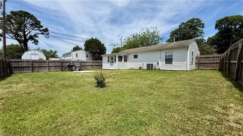 Exterior - 1607 Grimes Rd, Hampton, VA 23663 photo 8 of 9