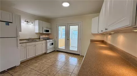 Entry Way - 1607 Grimes Rd, Hampton, VA 23663 photo 1 of 3