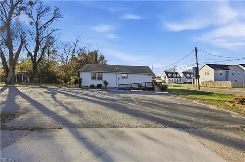 Exterior - 1204 E Pembroke Ave, Hampton, VA 23664 photo 3 of 3