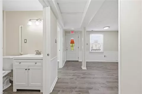 Entry Way - 1204 E Pembroke Ave, Hampton, VA 23664 photo 4 of 8