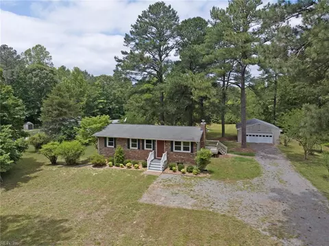 1218 Cheaneys Bridge Rd, Dunnsville, VA 22454