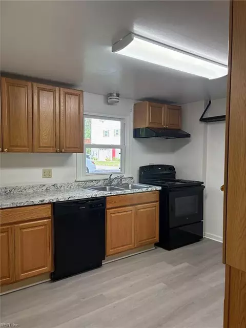 Kitchen - 9 Pine Ln, Hampton, VA 23664 photo 1 of 1
