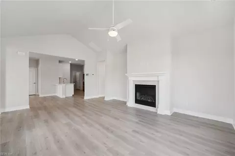Living - 2152 Edwin Dr, Chesapeake, VA 23322 photo 2 of 5