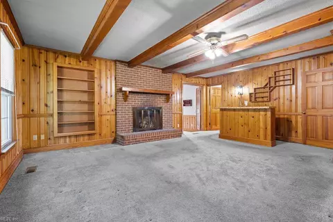 Living - 11635 Fortsville Rd, Capron, VA 23829 photo 3 of 8