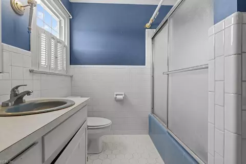 Bath - 11635 Fortsville Rd, Capron, VA 23829 photo 3 of 5
