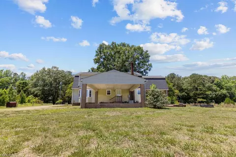 Exterior - 11635 Fortsville Rd, Capron, VA 23829 photo 7 of 9
