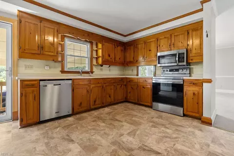 Kitchen - 11635 Fortsville Rd, Capron, VA 23829 photo 2 of 3