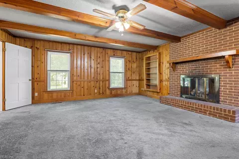 Living - 11635 Fortsville Rd, Capron, VA 23829 photo 6 of 8
