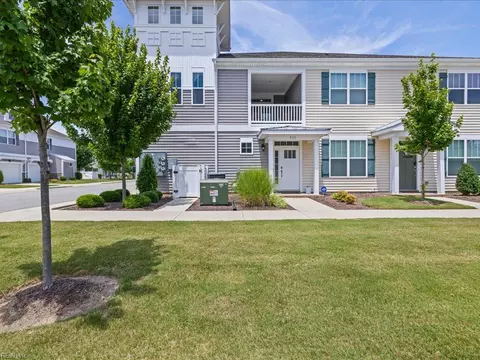 Exterior - 311 Fishers Ct, Hampton, VA 23666 photo 5 of 6