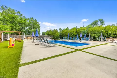 Exterior - 311 Fishers Ct, Hampton, VA 23666 photo 7 of 10