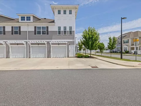 Exterior - 311 Fishers Ct, Hampton, VA 23666 photo 6 of 6